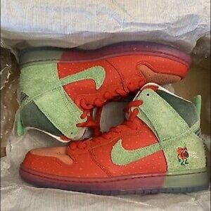 Nike Dunk SB High Strawberry Cough